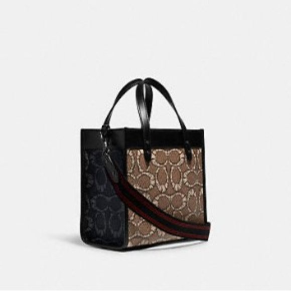 COACH X MICHAEL B. JORDAN FIELD TOTE 22 IN MUMMIFIED SIGNATURE CANVAS WITH REXY - Picture 4 of 9